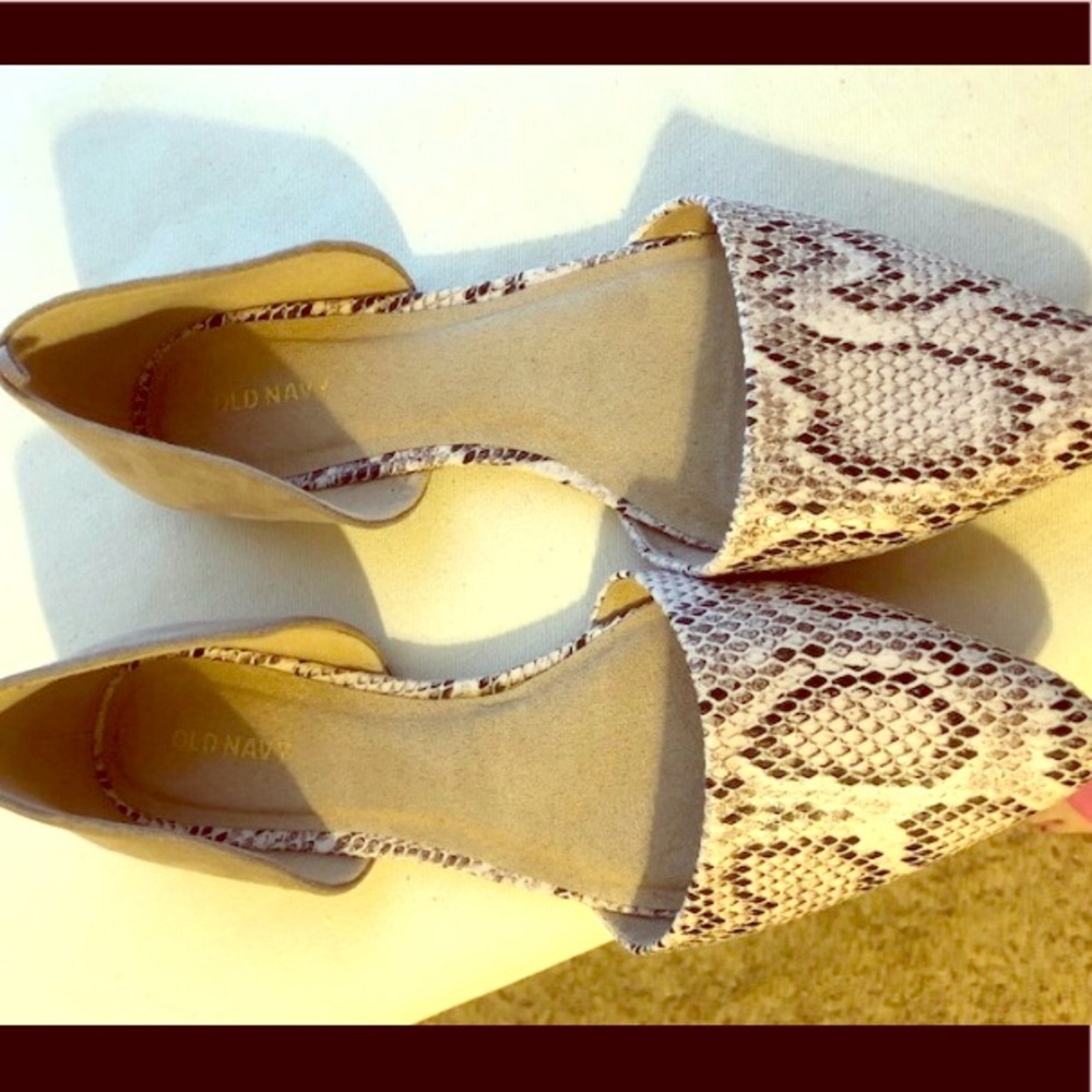 Brand New Old Navy Sz. 10 Pointed Toe Flats